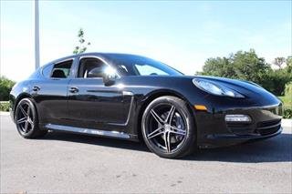 2011 Porsche Panamera 2