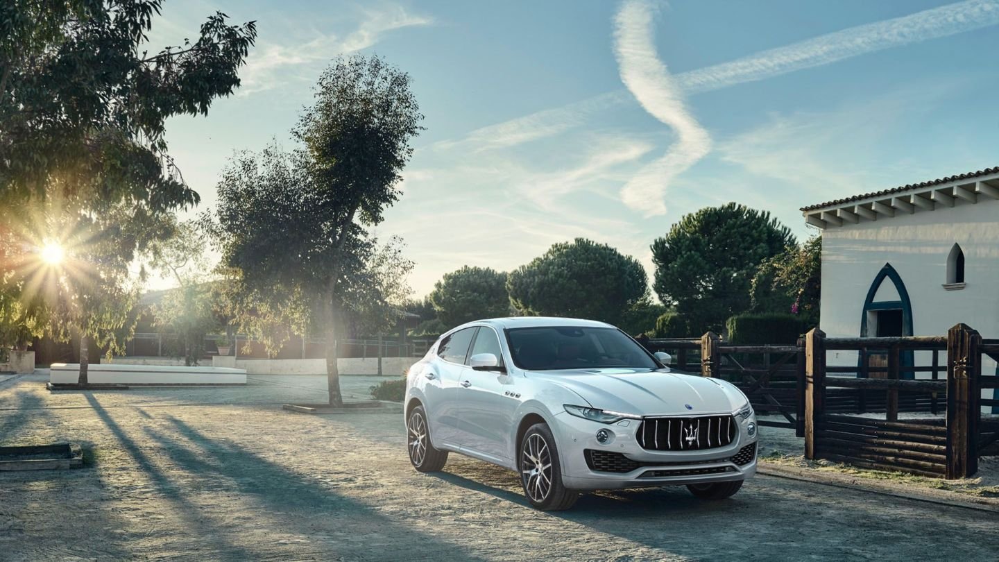2017 Maserati Levante SUV Side View